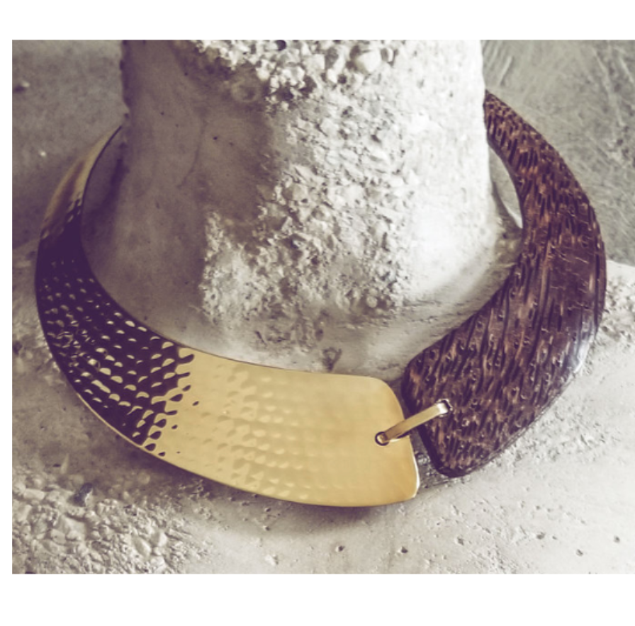 Tahiti Wood Collar Necklace